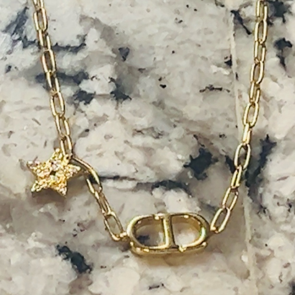 Authentic Stunning Iconic Crystal Dior Star CD Necklace - Picture 1 of 6